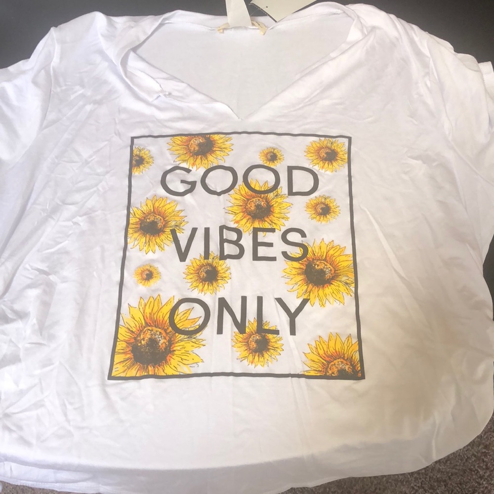 Good Vibes Only t-shirt